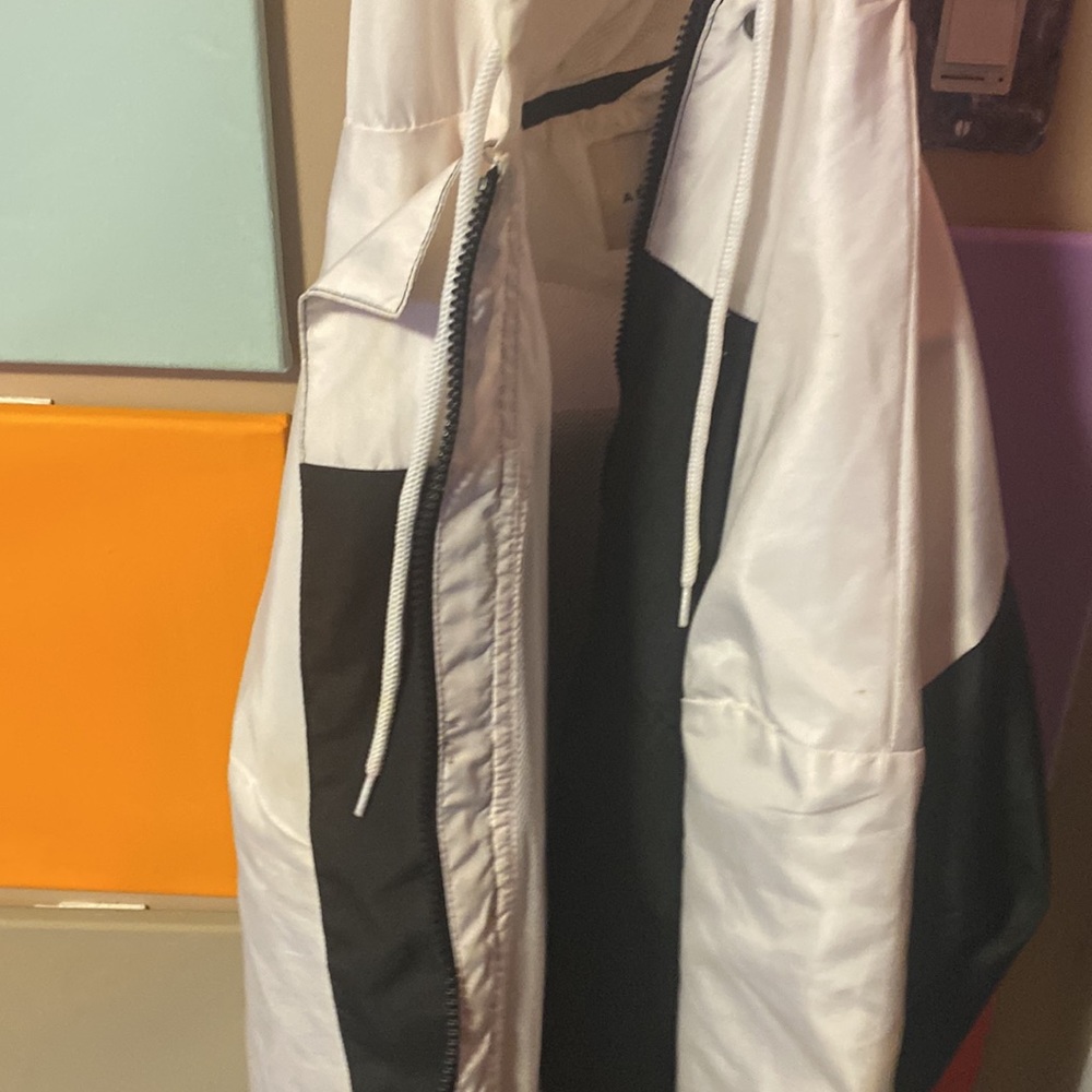 zip up jacket - Picture 2 of 4